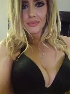 Snapshot of ellieconradxo chatting on 06-25-26, 02:09 ellieconradxo online show from 06-25-26, 02:09