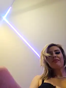 ellieconradxo online show from 01-03-25, 06:44