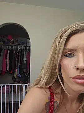 Snapshot of ellieconradxo chatting on 07-22-26, 04:31 ellieconradxo online show from 07-22-26, 04:31
