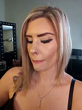 ellieconradxo online show from 09-18-25, 03:59