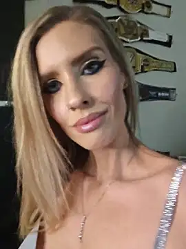 Snapshot of ellieconradxo chatting on 07-27-26, 04:58 ellieconradxo online show from 07-27-26, 04:58
