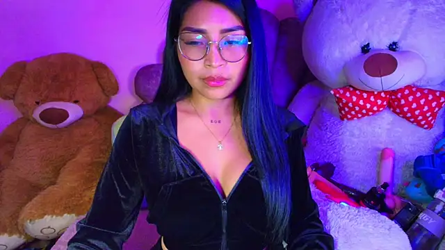Pocahontascute 33 online show from 06-05-26, 01:10