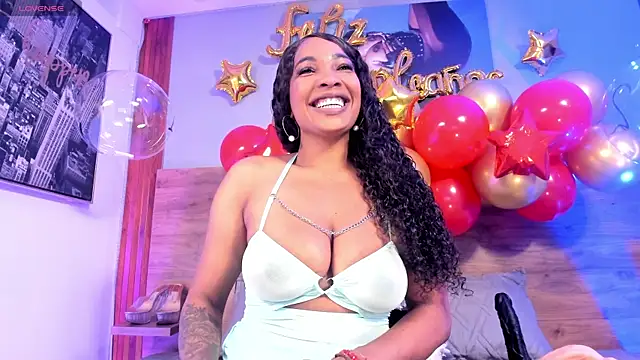 Aliisson Cruz online show from 11-07-25, 02:49