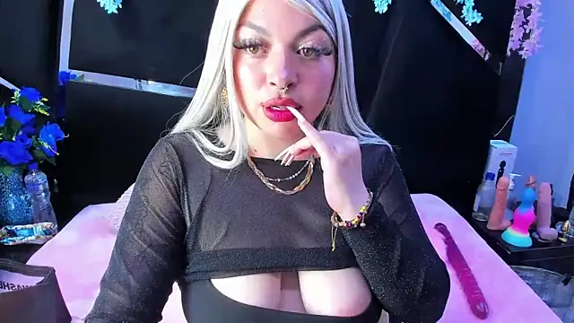 Snapshot of Cocoo_Nuth chatting on 11-09-25, 02:59 Cocoo Nuth online show from 11-09-25, 02:59