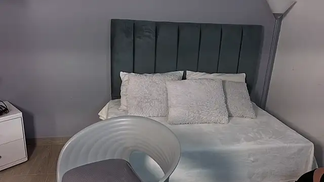 Alli cooper online show from 04-14-26, 01:16