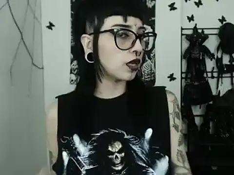 n0sferatus   online show from 10-25-25, 01:05