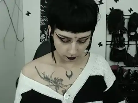 n0sferatus   online show from 12-20-25, 03:42