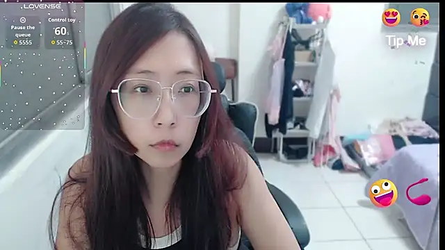 Snapshot of aFanny chatting on 07-11-26, 01:33 aFanny online show from 07-11-26, 01:33