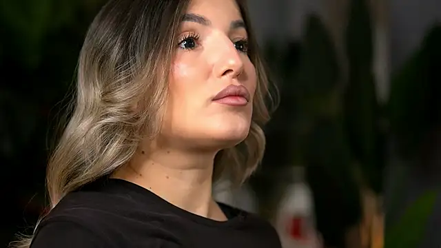 Snapshot of KellyMathews chatting on 02-27-26, 02:56 KellyMathews online show from 02-27-26, 02:56