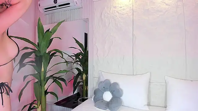 MiaCollson online show from 02-20-26, 08:00