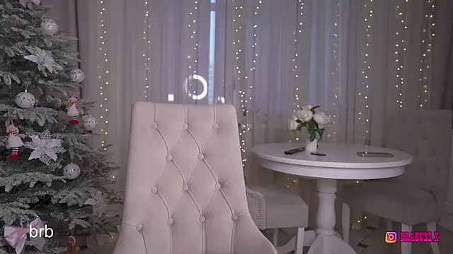  Moon  Shine  online show from 12-14-25, 04:08