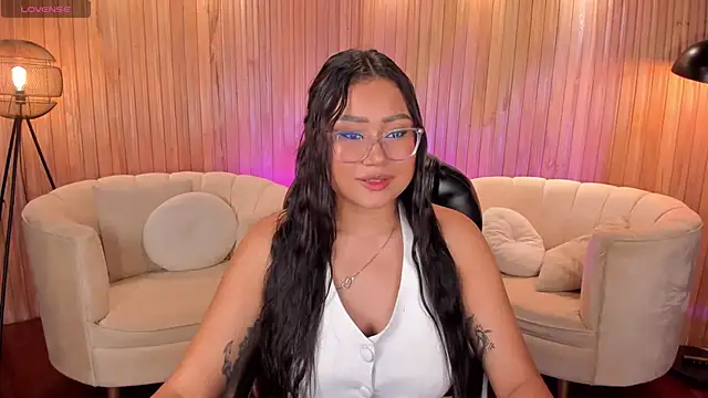 Snapshot of AmberLewis_ chatting on 09-19-25, 03:10 AmberLewis online show from 09-19-25, 03:10
