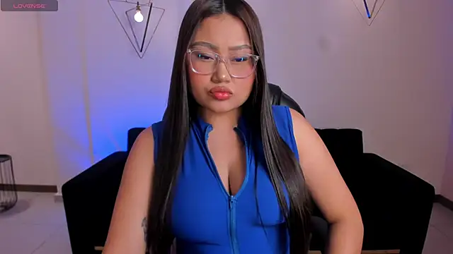Snapshot of AmberLewis_ chatting on 03-11-25, 03:04 AmberLewis online show from 03-11-25, 03:04