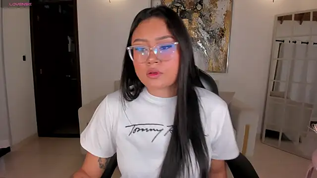 AmberLewis  online show from 11-16-25, 10:46