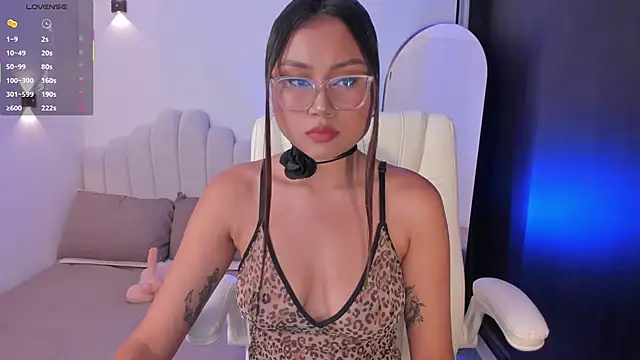 AmberLewis  online show from 05-18-26, 12:11