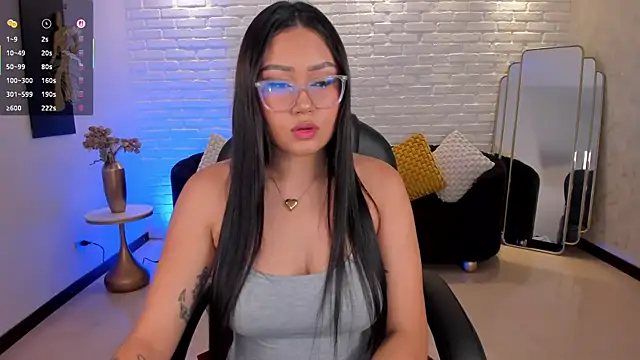 Snapshot of AmberLewis_ chatting on 10-07-25, 02:34 AmberLewis online show from 10-07-25, 02:34