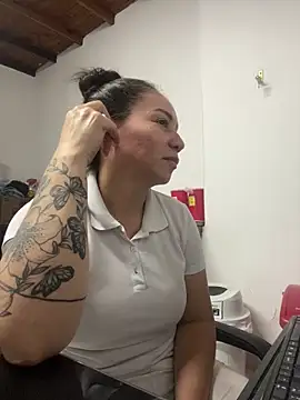 Snapshot of nurse_desi_sexlove chatting on 02-08-26, 06:44 nurse desi sexlove online show from 02-08-26, 06:44