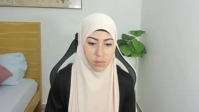 Snapshot of chaymae_nah_ chatting on 02-11-25, 12:15 chaymae nah  online show from 02-11-25, 12:15