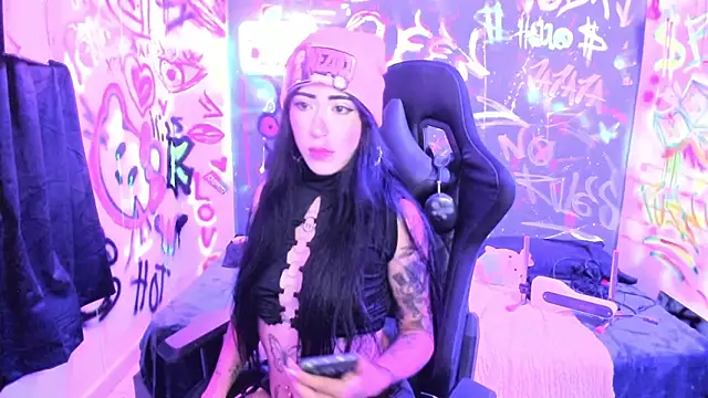 chaymae nah  online show from 04-29-26, 03:11