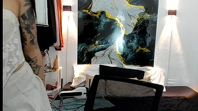 chaymae nah  online show from 12-22-25, 02:44