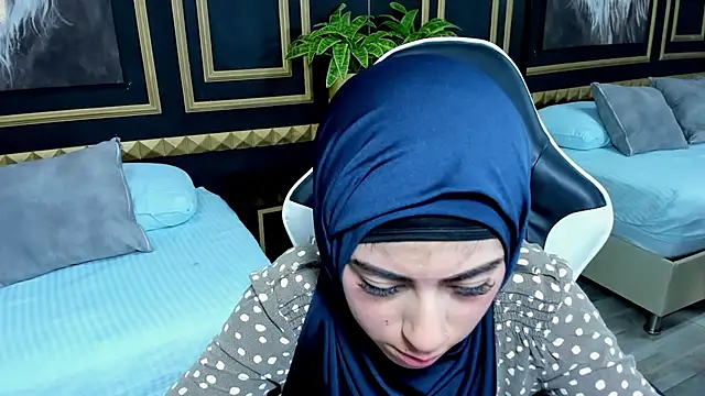 Snapshot of chaymae_nah_ chatting on 02-07-25, 09:48 chaymae nah  online show from 02-07-25, 09:48