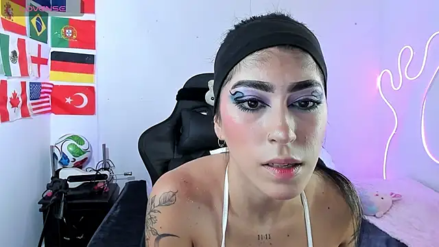 chaymae nah  online show from 06-23-26, 12:52