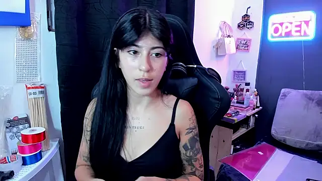 chaymae nah  online show from 04-22-26, 01:56