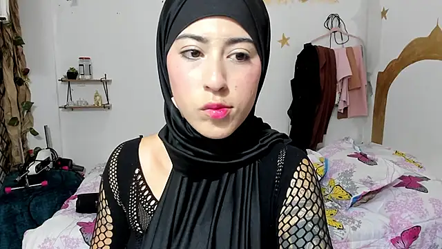 Snapshot of chaymae_nah_ chatting on 09-24-25, 10:48 chaymae nah  online show from 09-24-25, 10:48