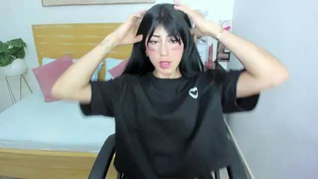 Snapshot of chaymae_nah_ chatting on 02-22-25, 12:51 chaymae nah  online show from 02-22-25, 12:51