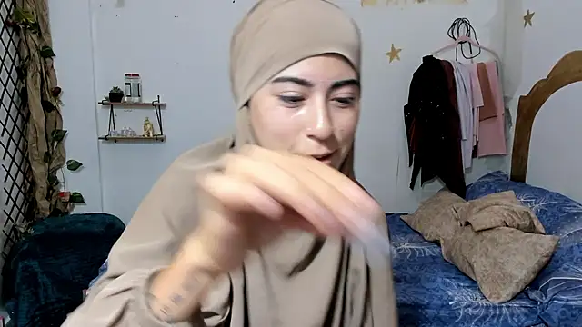 Snapshot of chaymae_nah_ chatting on 09-23-25, 10:50 chaymae nah  online show from 09-23-25, 10:50