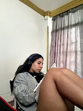 bella-black online show from 01-14-26, 04:32