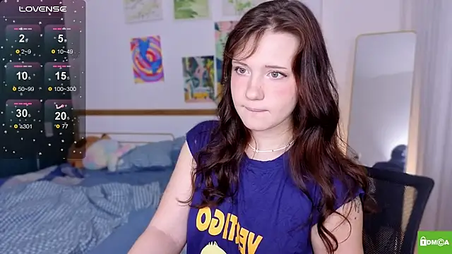 HanahCute online show from 10-28-25, 12:11