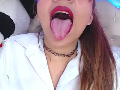 ameliefederline11 online show from 12-20-25, 01:47