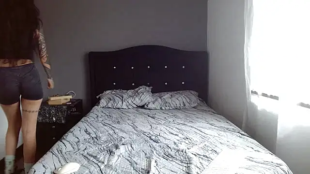 Emilia 1995 online show from 06-26-26, 03:40