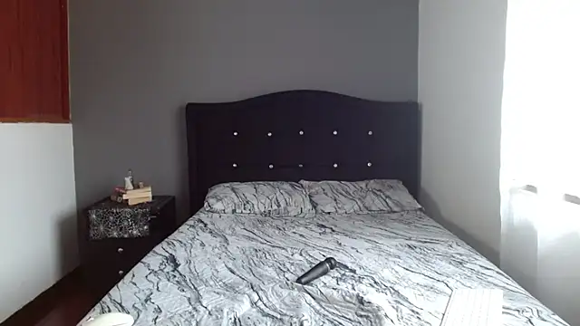 Emilia 1995 online show from 10-29-25, 02:16