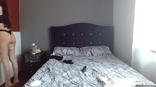 Emilia 1995 online show from 11-18-25, 05:05