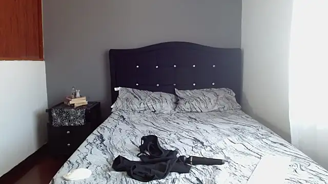 Emilia 1995 online show from 11-11-25, 02:12