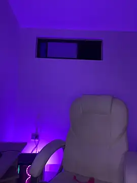 nyna 1 online show from 04-18-26, 02:03