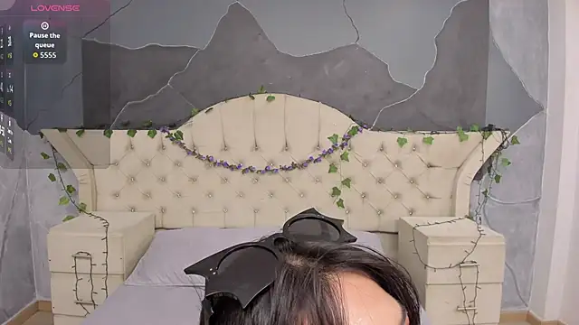 AmberGreyy  online show from 11-07-25, 06:01