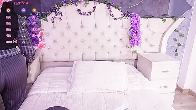 AmberGreyy  online show from 05-22-26, 08:51
