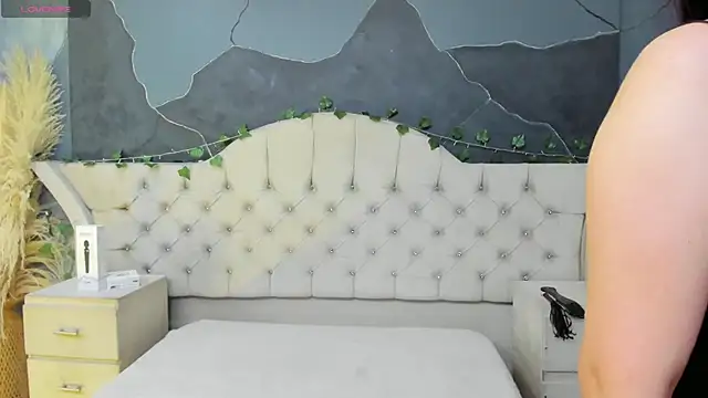 AmberGreyy  online show from 01-08-26, 05:52