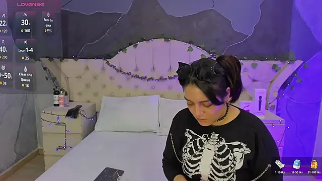 AmberGreyy  online show from 11-10-25, 05:29