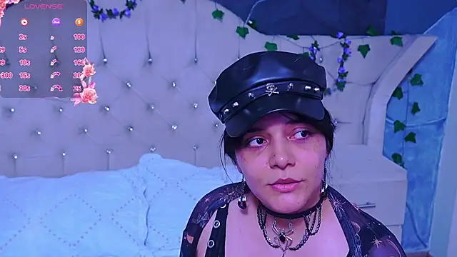 AmberGreyy  online show from 04-23-26, 05:25