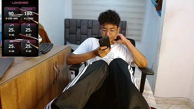 harrytwink18 online show from 09-10-25, 02:49