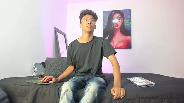 harrytwink18 online show from 02-27-25, 01:28