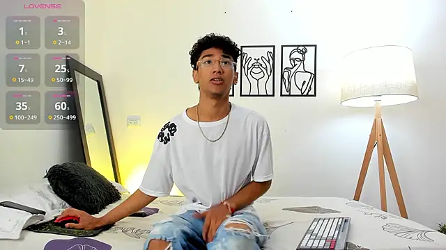 harrytwink18 online show from 01-08-26, 07:31