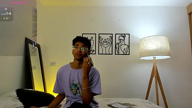 harrytwink18 online show from 01-10-26, 06:03