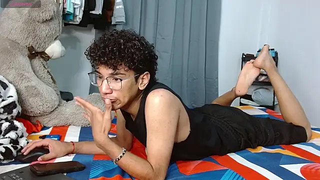 harrytwink18 online show from 02-09-26, 02:59