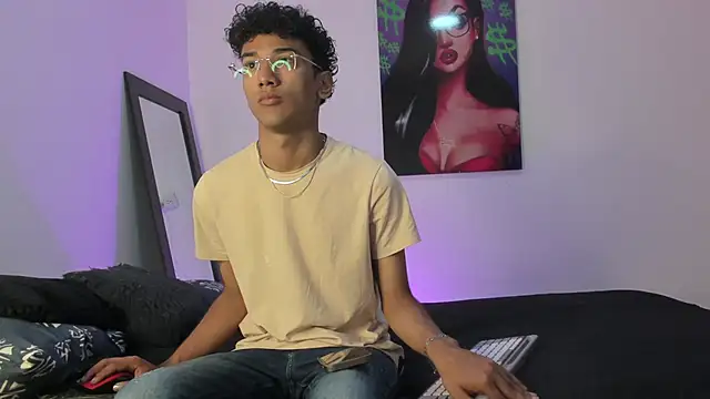 harrytwink18 online show from 02-18-25, 01:22