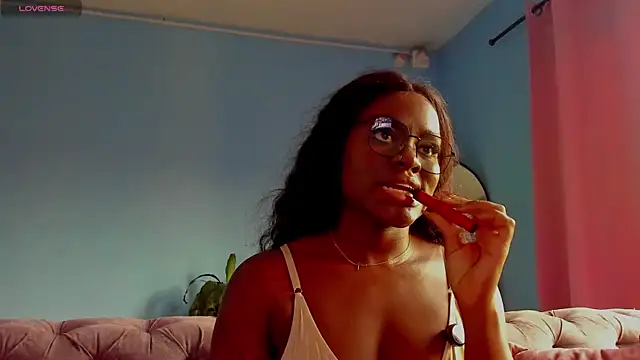 IsabellaBromsS online show from 04-20-26, 10:44